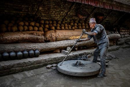 Nepali potter