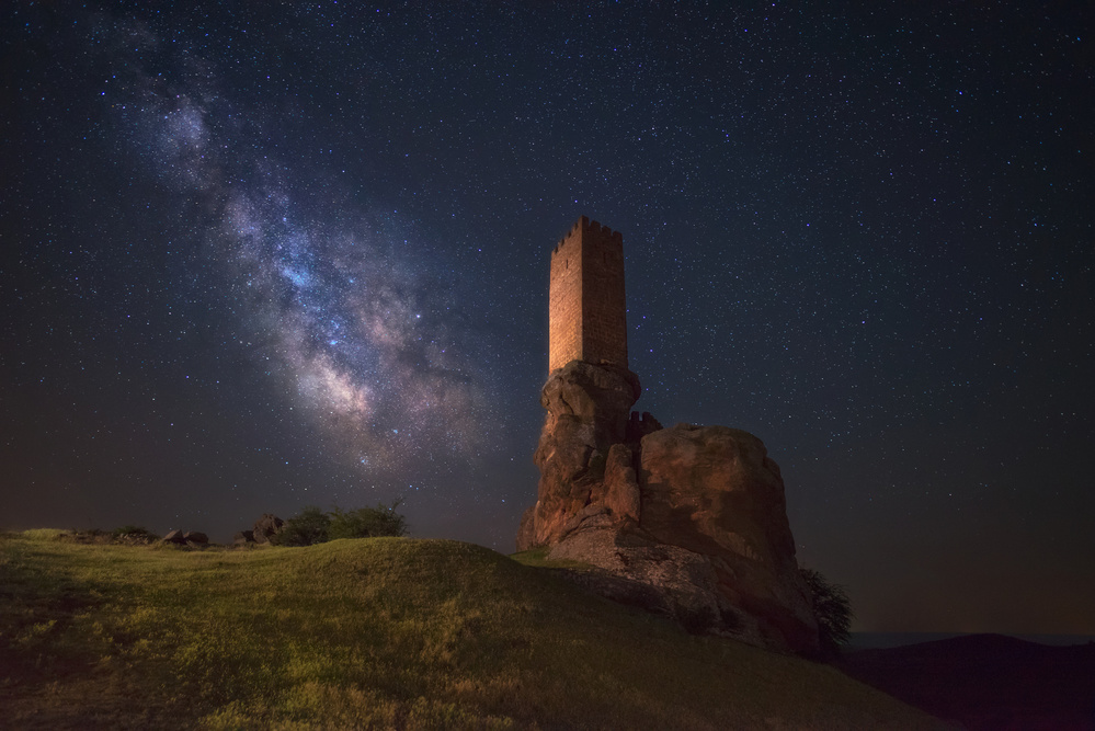 A game of tones von Iván Ferrero