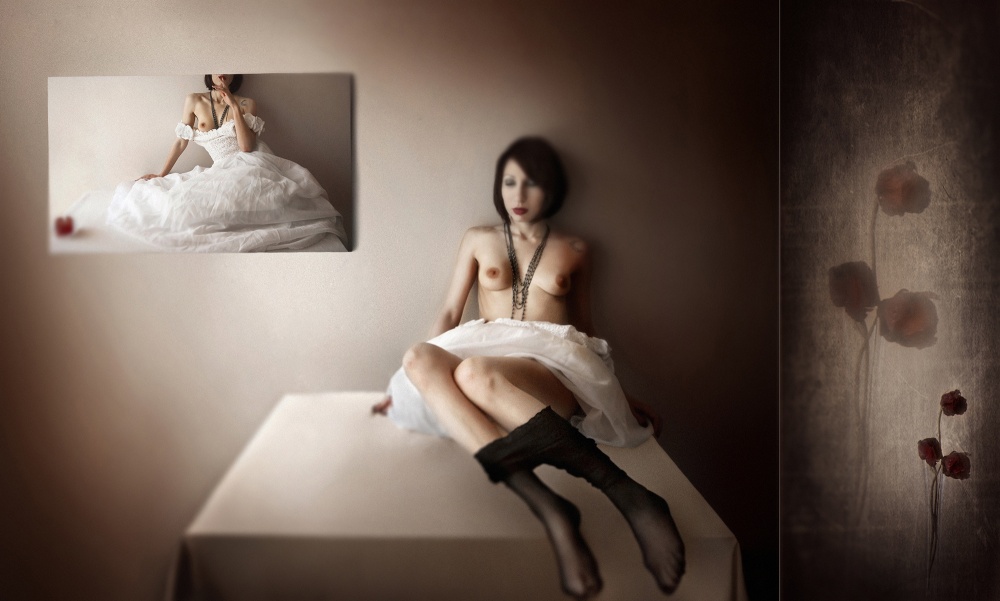 G, red and roses von Ivaylo And Teodora