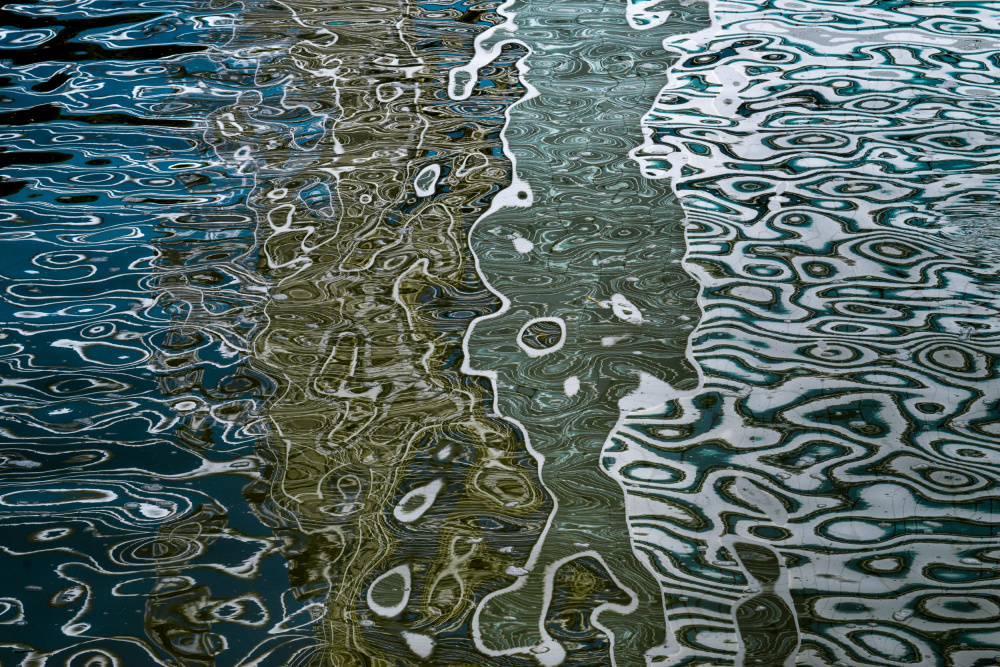 Water von Ivelina Berova