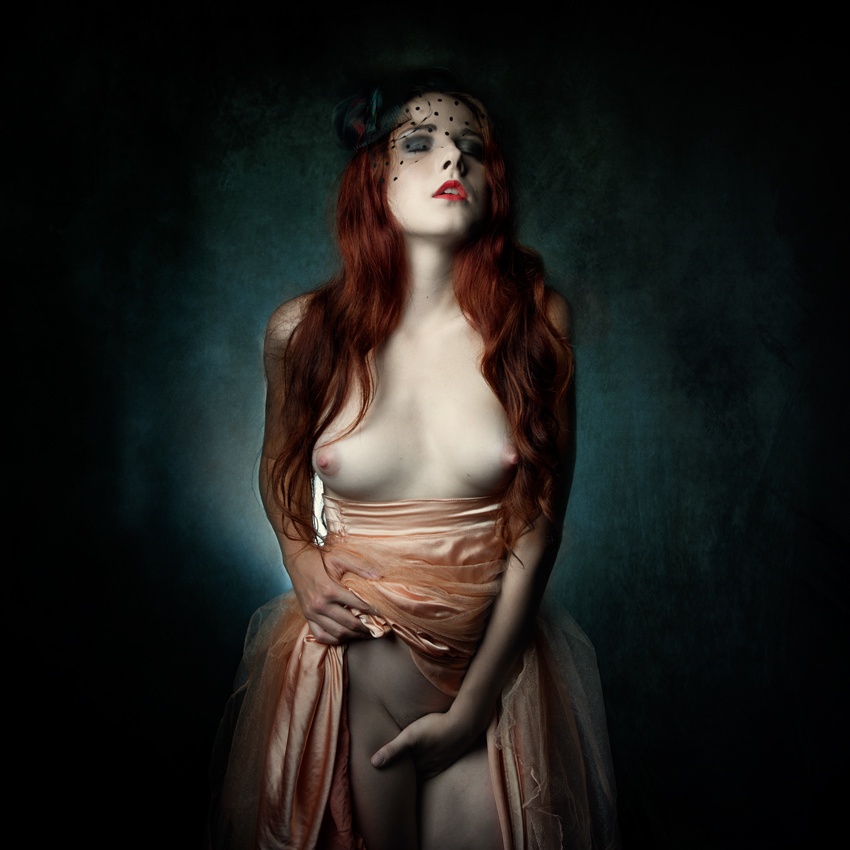 courtesan von Jacek Poprawski