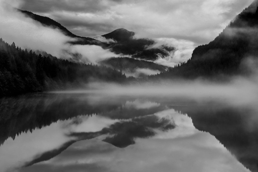 Dawn at Diablo Lake von James K. Papp
