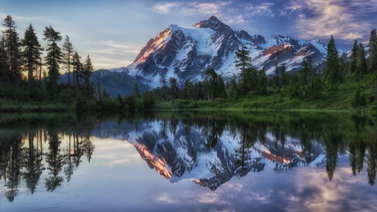 Sunrise on Mount Shuksan von James K. Papp