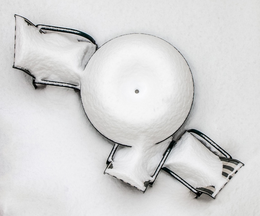 Patio Snow von Jay Heiser