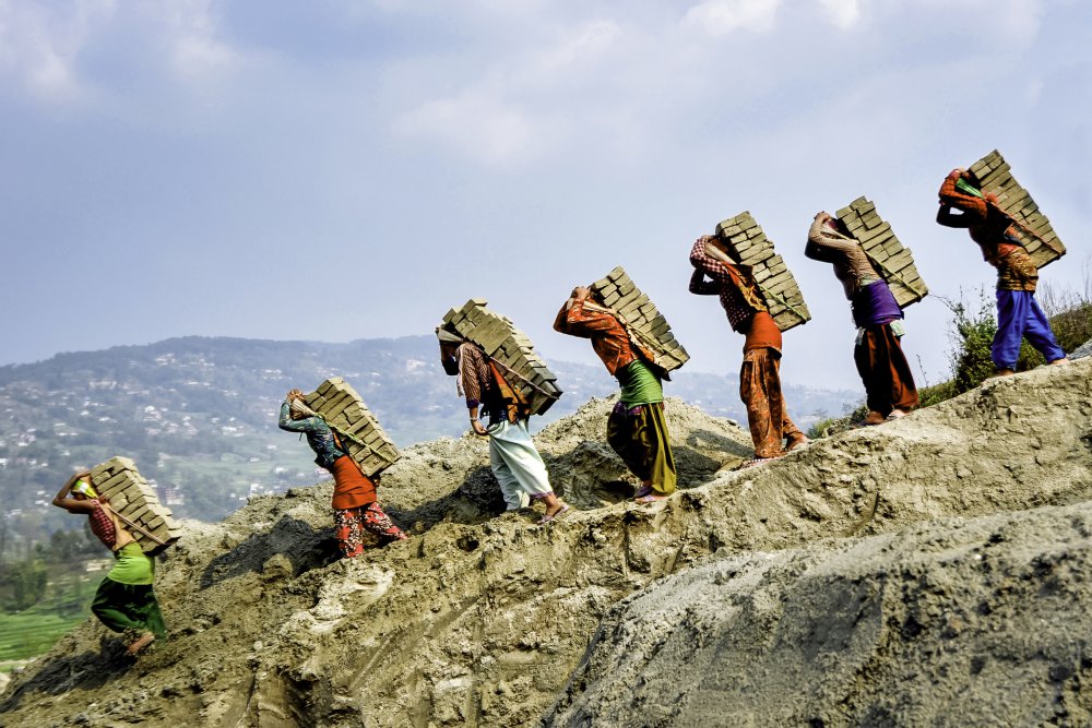 Brick factory worker von Jaya Ram Prajapati