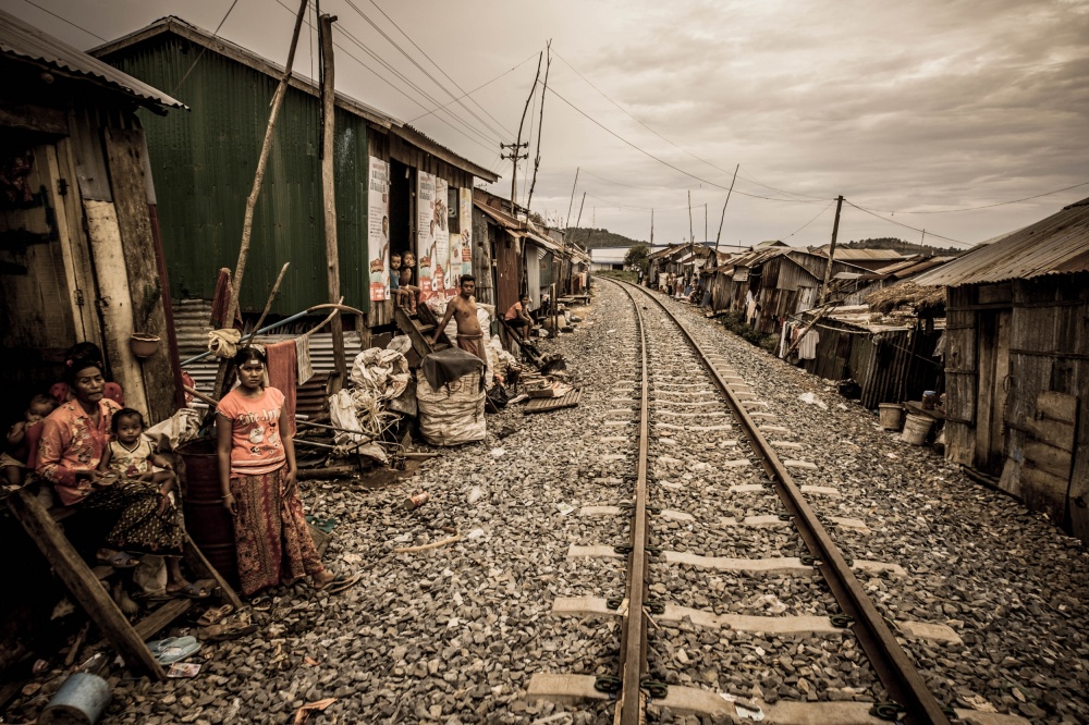 The southern line - Cambodia von Jean-Francois Perigois