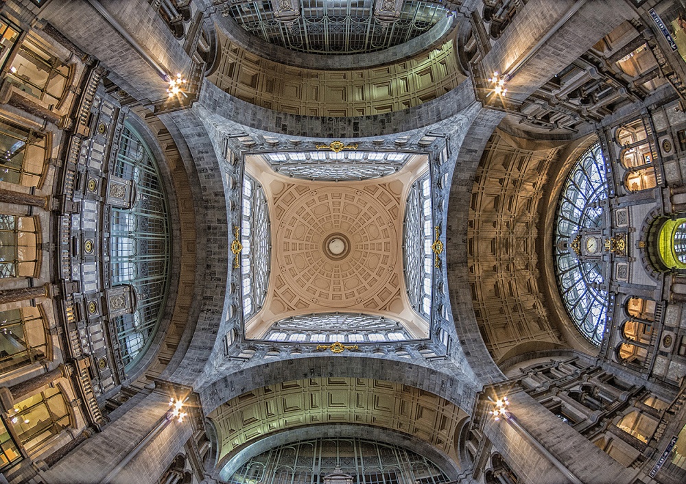 The railway cathedral von Jef Van den Houte