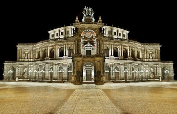 Semperoper bei Nacht von Jens Beger