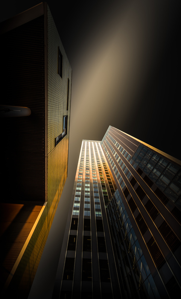 ... sunset in town von Jörg Vollrath