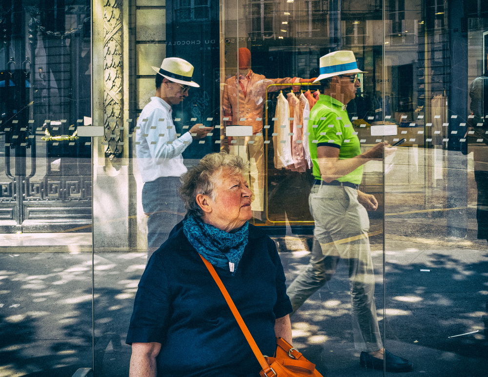 Au passage (In-Passing): Paris, France von John Hoey