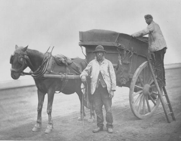 Dustmen, from ''Street Life in London'', 1877-78 (woodburytype)  von John Thomson