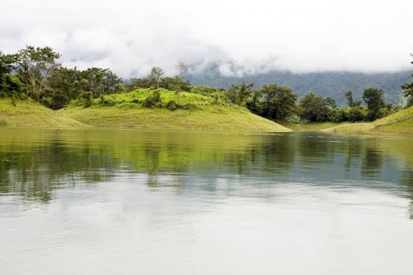 Nam-Ngum-Stausee in Laos von Josef Müllek