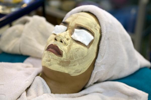 Gesichtsmaske von Josef Müllek