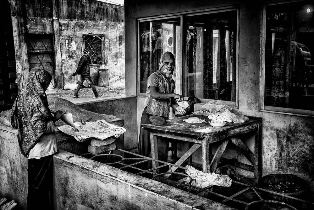 Making bread in Cox´s Bazar - Bangladesh von Joxe Inazio Kuesta Garmendia