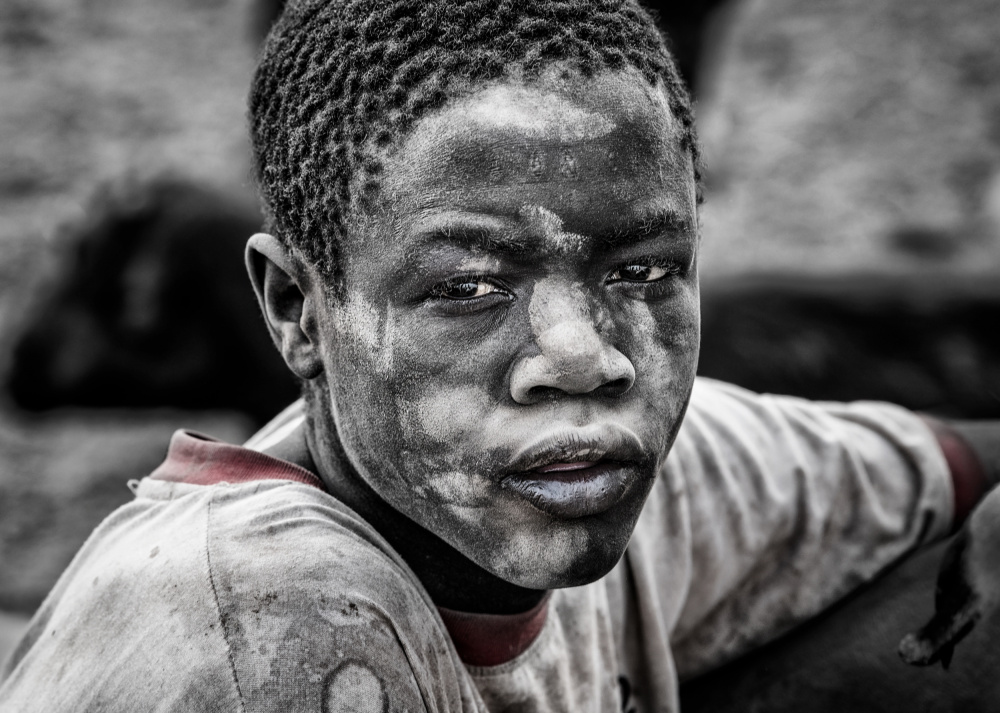 Mundari boy with some goats. von Joxe Inazio Kuesta Garmendia