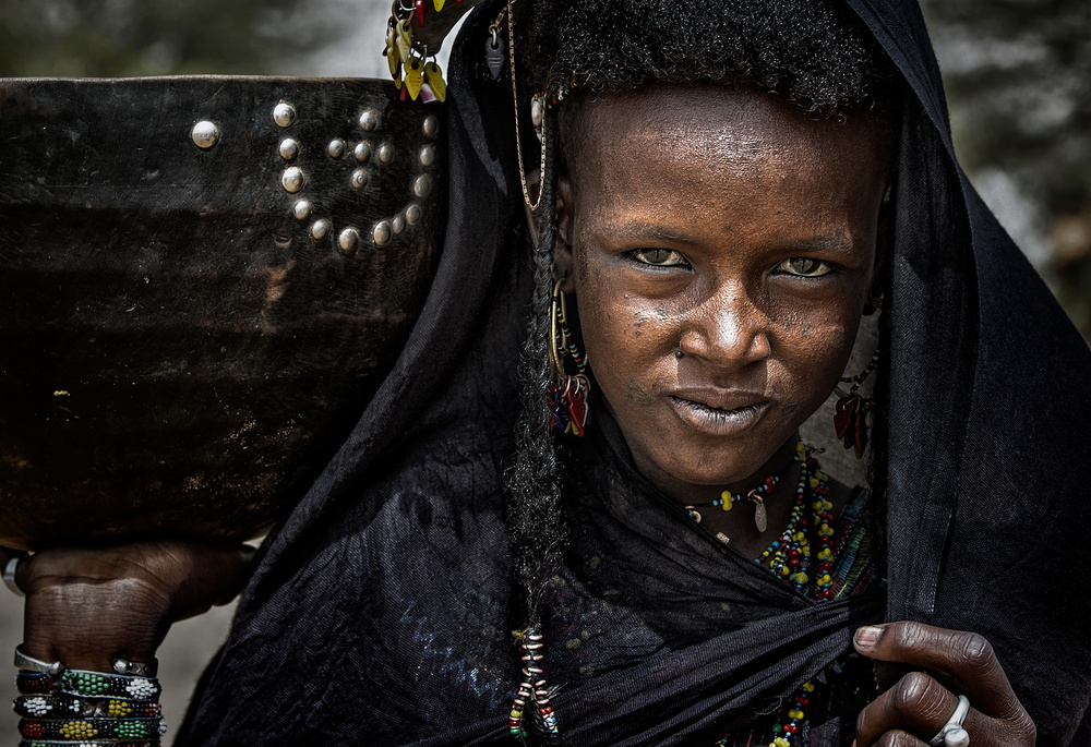 Peul woman at a gerewol festival in Niger. von Joxe Inazio Kuesta Garmendia