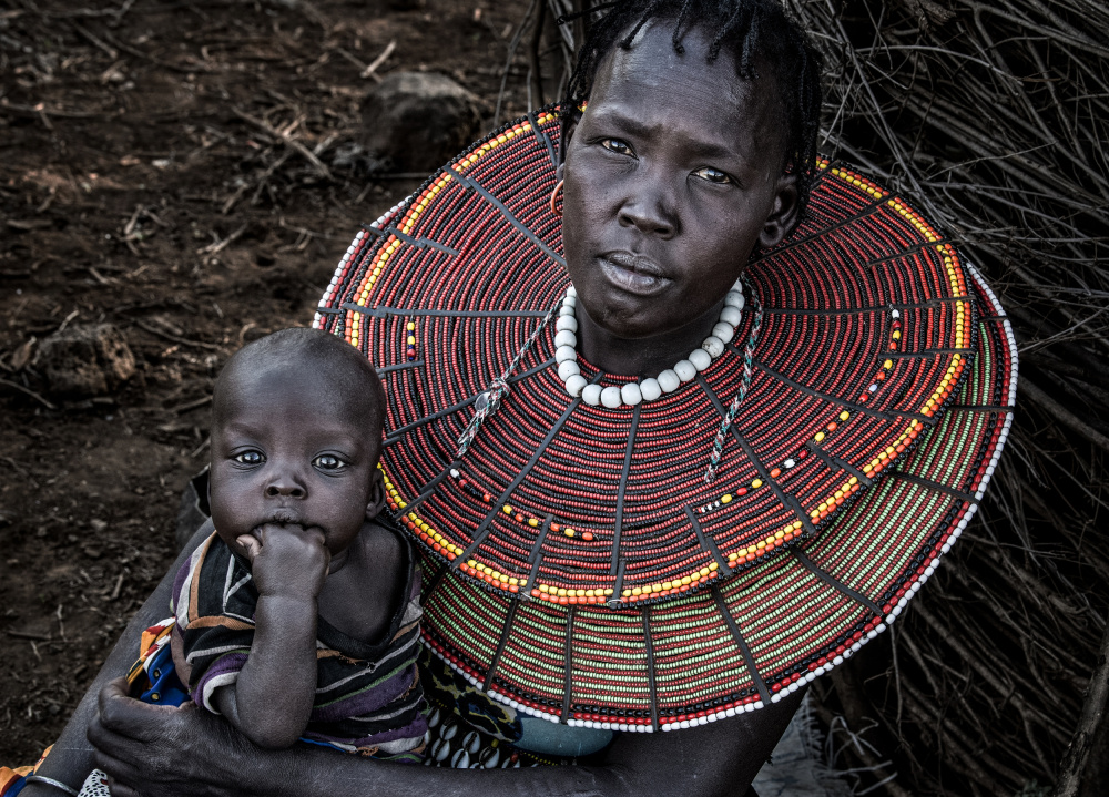 Pokot tribe woman and her child -Kenya von Joxe Inazio Kuesta Garmendia