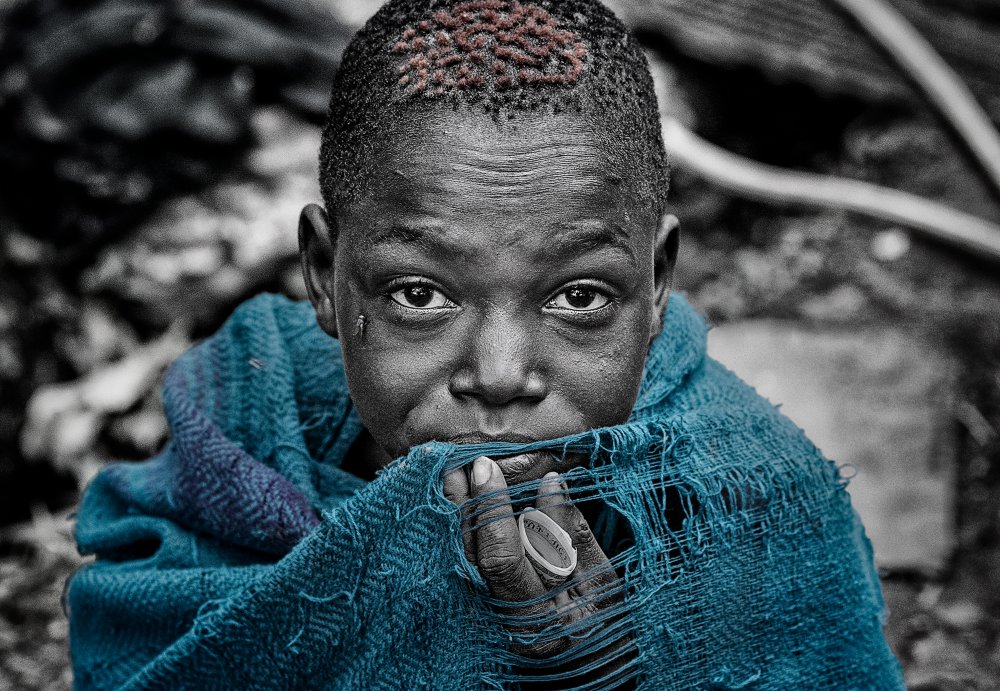 Surmi child - Ethiopia von Joxe Inazio Kuesta Garmendia