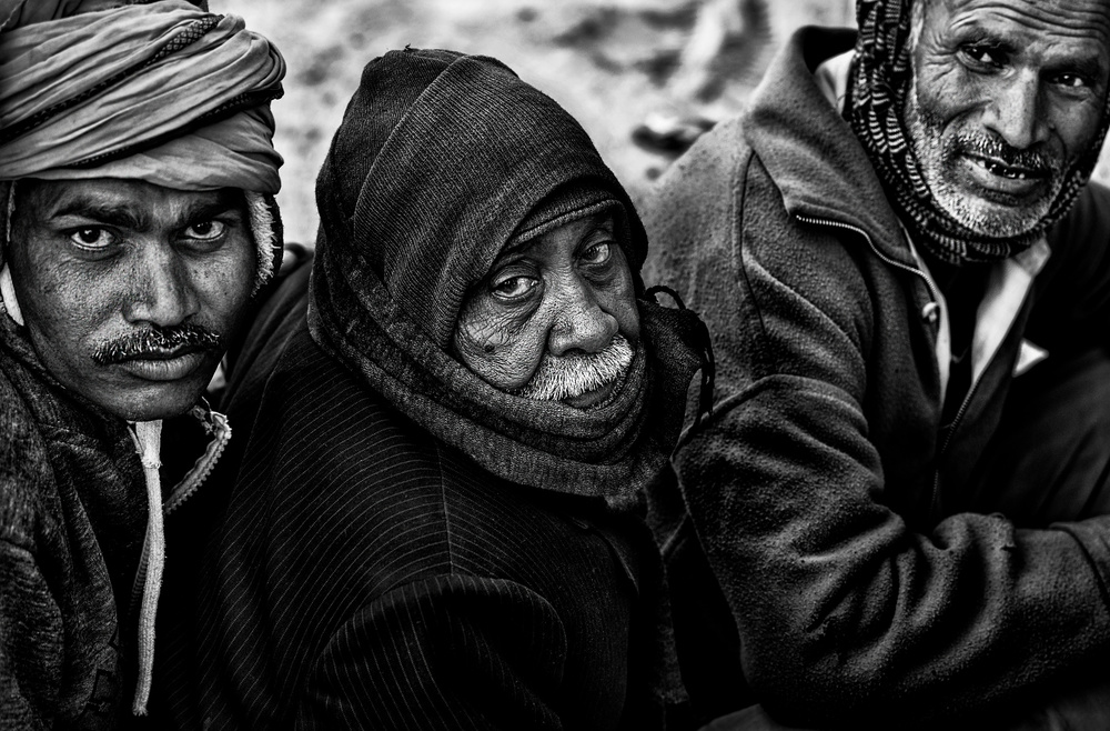 Waiting for a free eye check-up and screening-III - Netra Kumbh - Prayagraj-India von Joxe Inazio Kuesta Garmendia