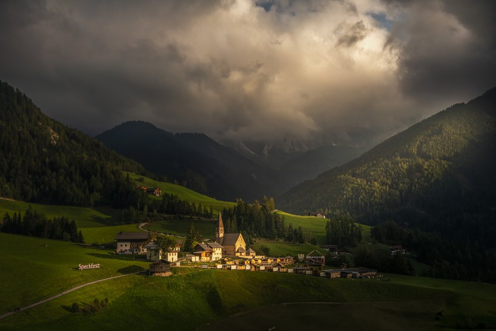 small village von Judy Tseng
