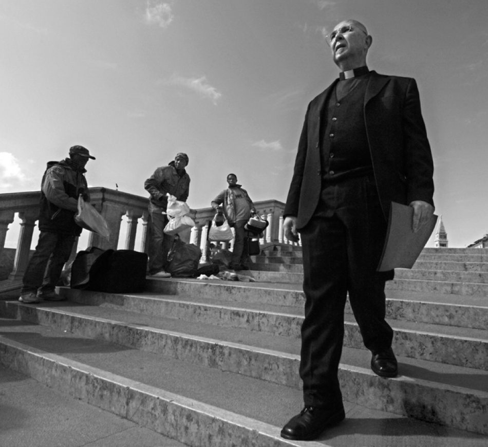 The ones and the others von Jure Kravanja