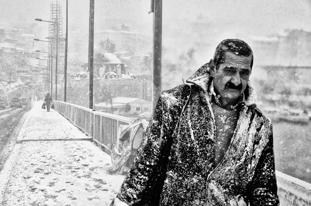 Snow and life in Istanbul von Kadir