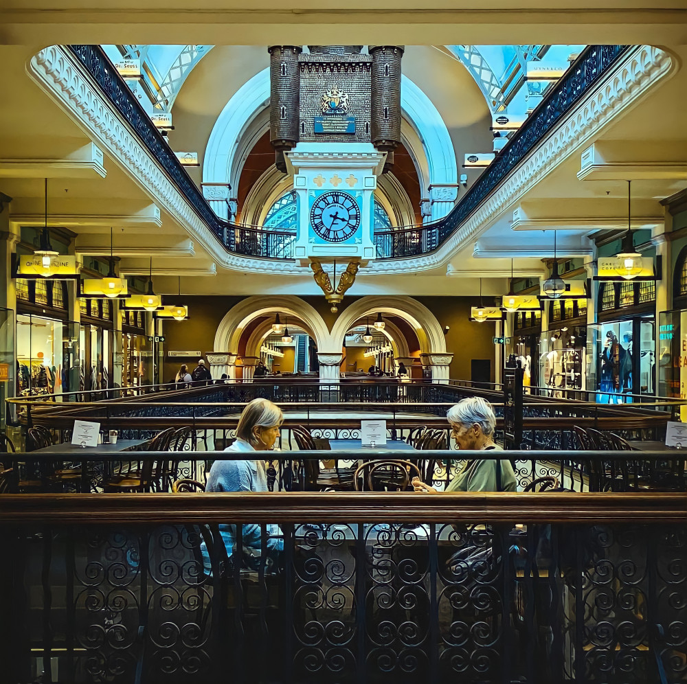 Head to head von Kawthar Alghasham