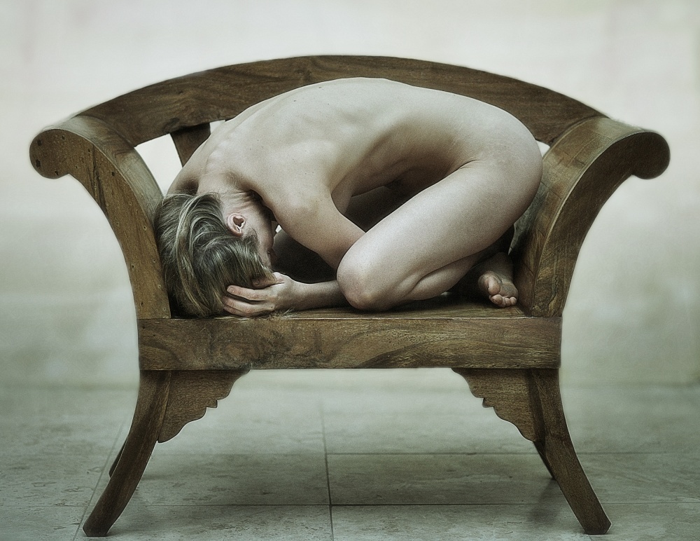 Sleepless on a settle von Kenp