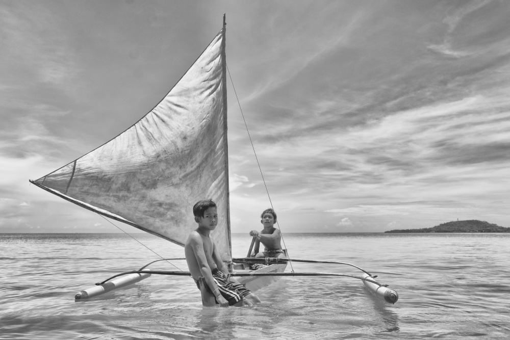 Outrigger von Kieron Long