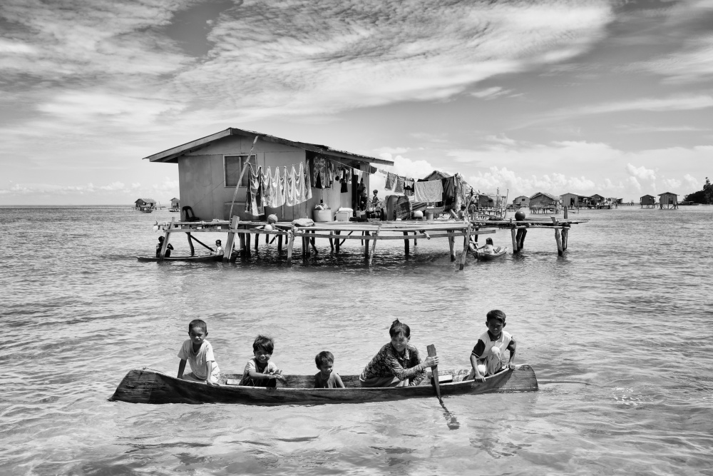 Water Village Life von Kieron Long