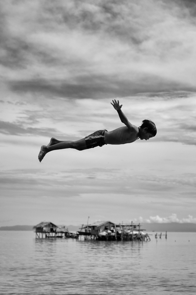 In Mid-Air von Kieron Long