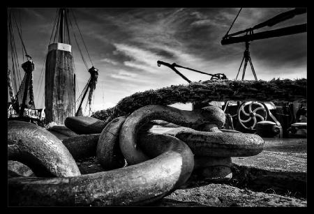 Shipsn Chains