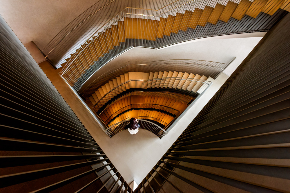 Looking down von konglingming