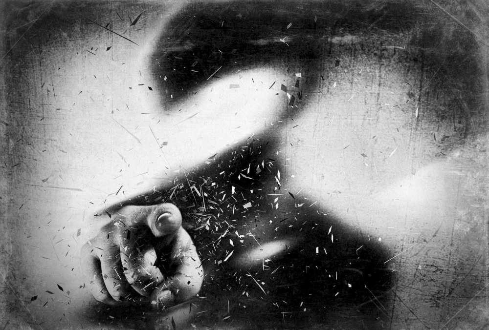 Broken lullaby von Krisztina Lacz