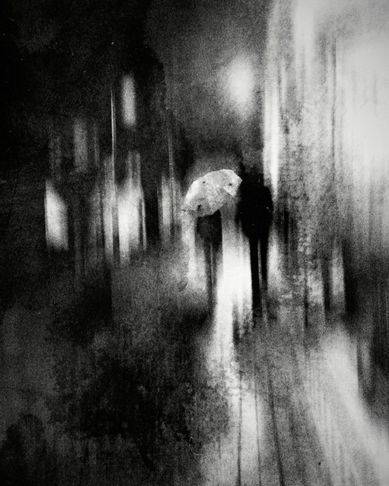 rainy night street von Lammakmak