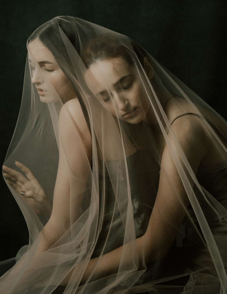 Sisters von Larisa Usmanova