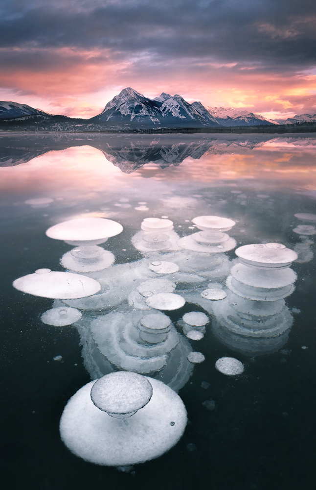Sunrise at bubble lake von Larry Deng