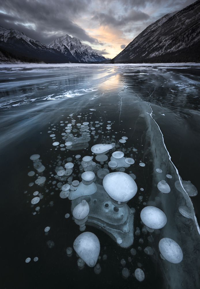 Sunset at Spray Lake von Larry Deng