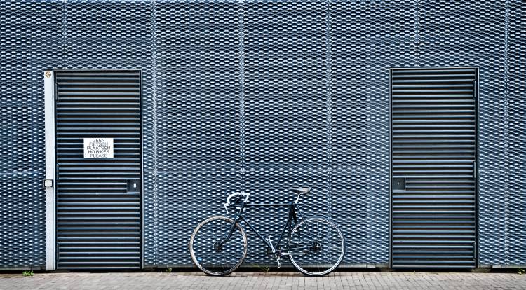 no bikes please von Linda Wride