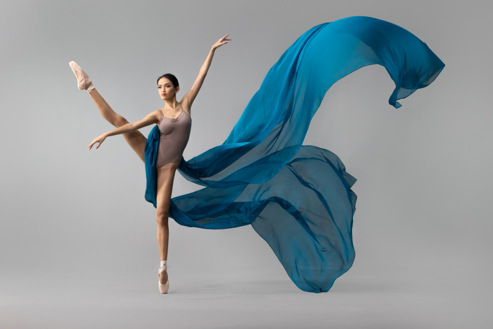 Jade Ballerina Bluish von Lisdiyanto Suhardjo
