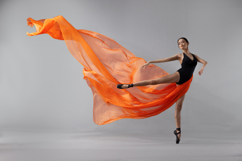 Jade Ballerina Orange von Lisdiyanto Suhardjo