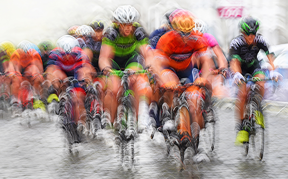 Shockwave: riding the cobblestones von Lou Urlings