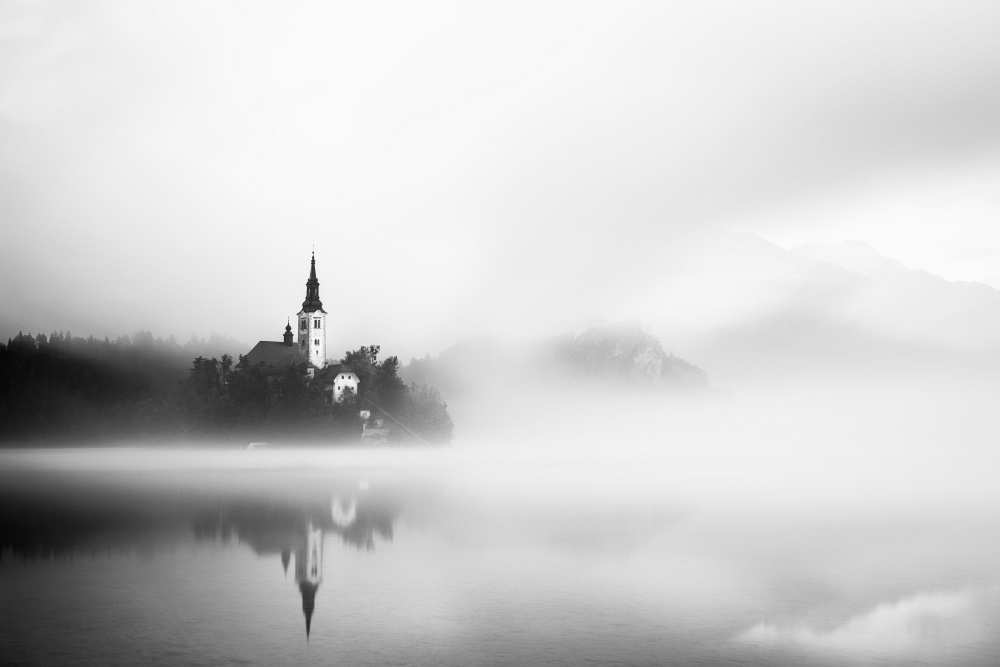 Sunrise at Lake Bled von Lubos Balazovic