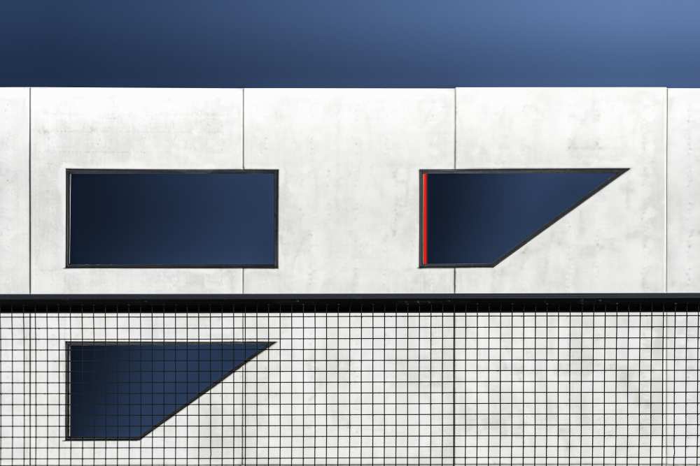 Blue behind a fence von Luc Vangindertael (laGrange)