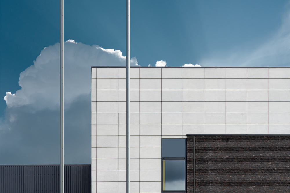 Yellow curtain von Luc Vangindertael (laGrange)