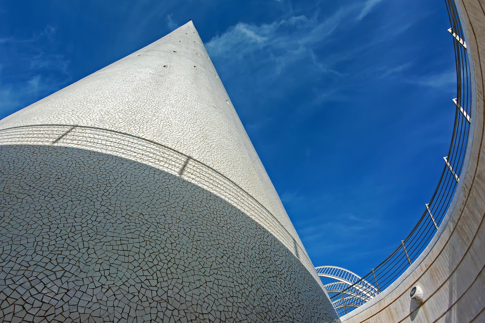 the shadow of a fence von Lus Joosten