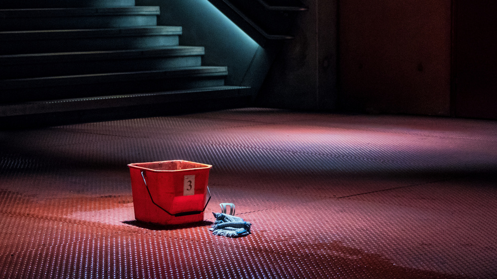 red bucket number 3 von Lus Joosten