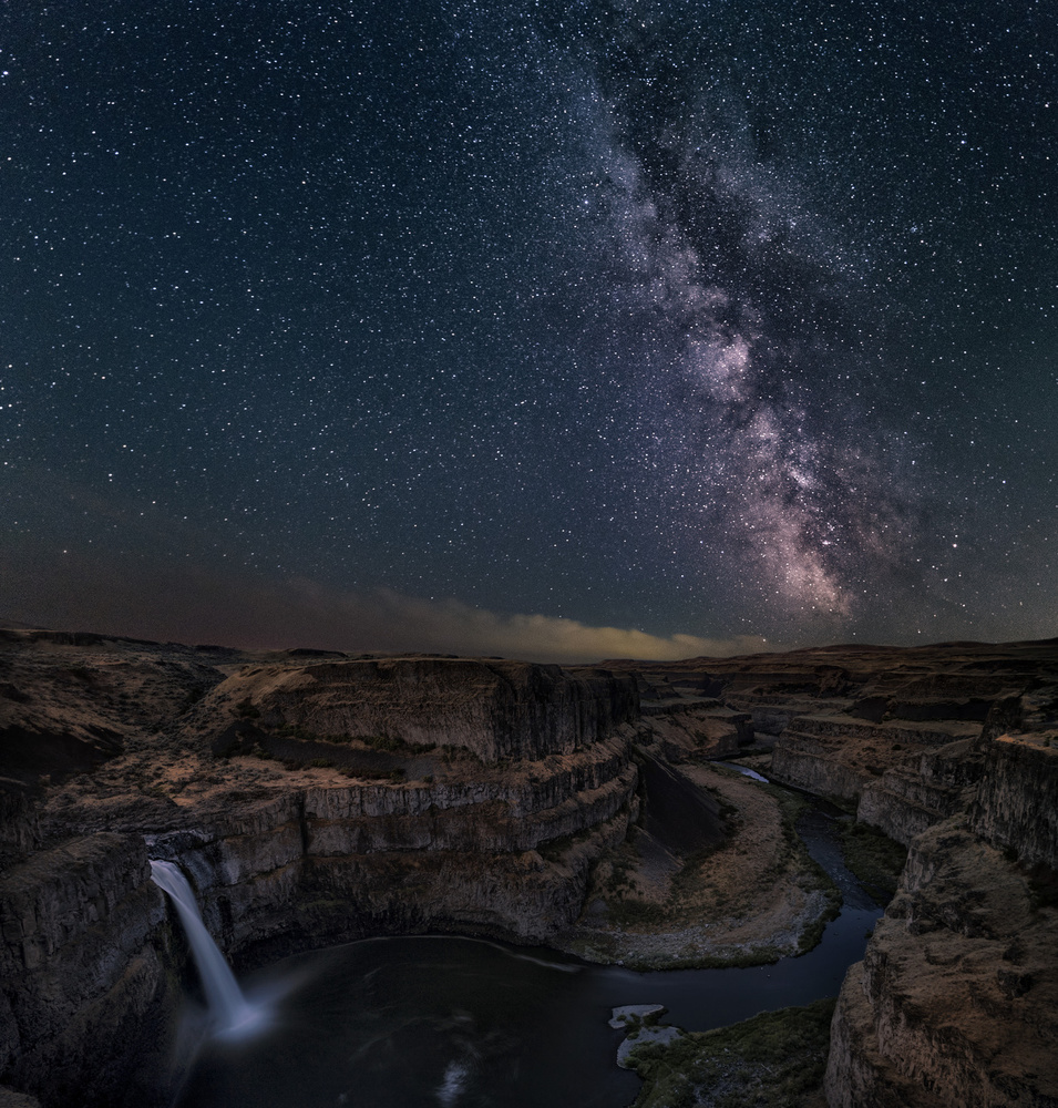 Milky Way over Palouse Falls von Lydia Jacobs