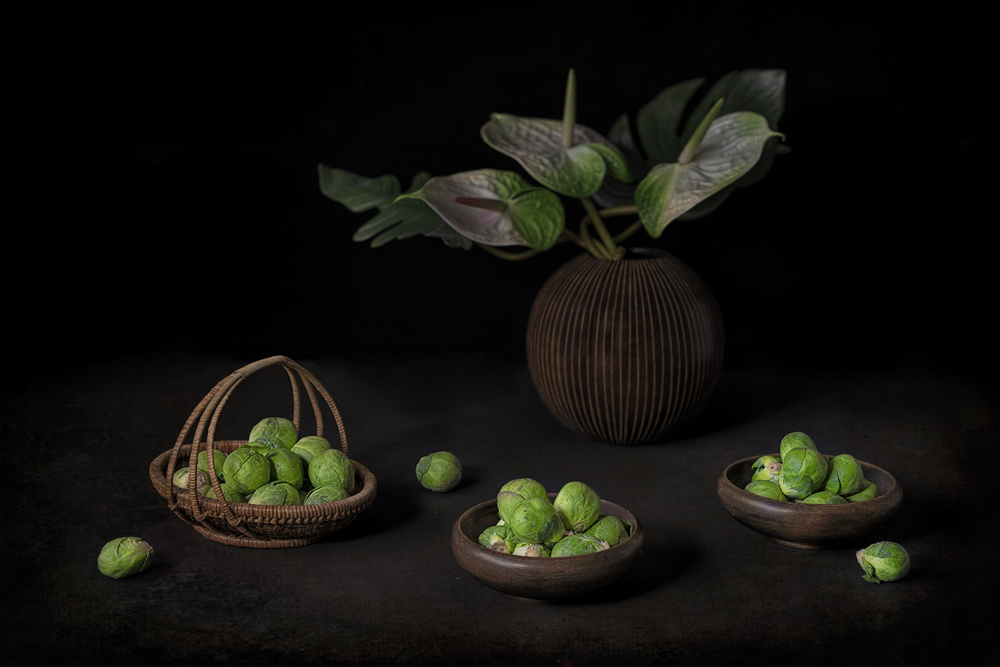 Still life with Brussel Sprouts von Lydia Jacobs