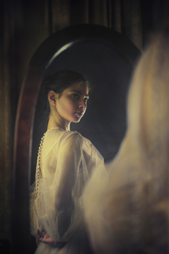 Mora von Magdalena Russocka